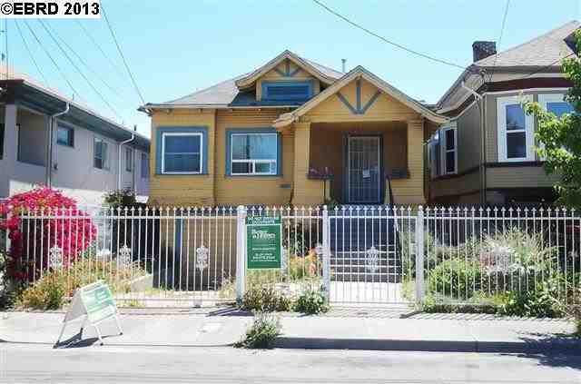 Property Photo:  2842 Magnolia St  CA 94608-4414 