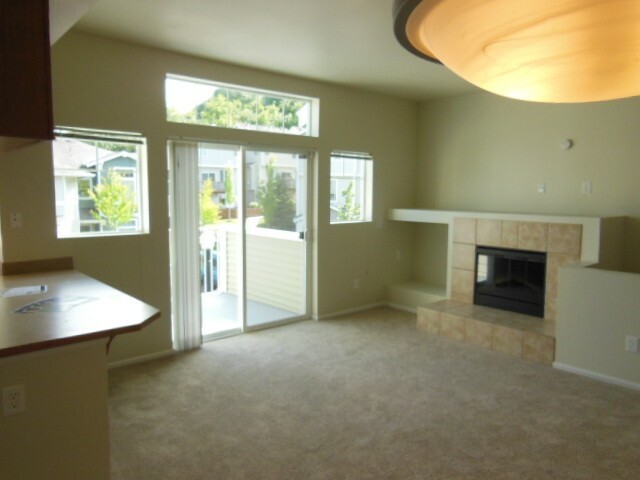 Property Photo:  4065 S 212th Ct E  WA 98198 