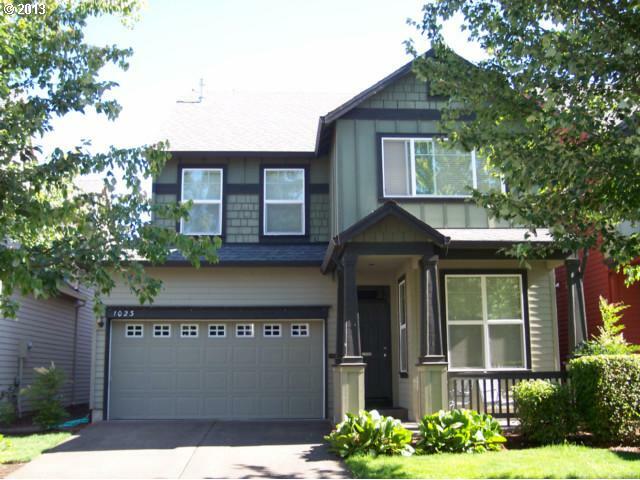 Property Photo: 1023 SE Roundelay St OR 97123