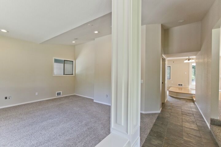 Property Photo: 13905 Ash Wy WA 98087