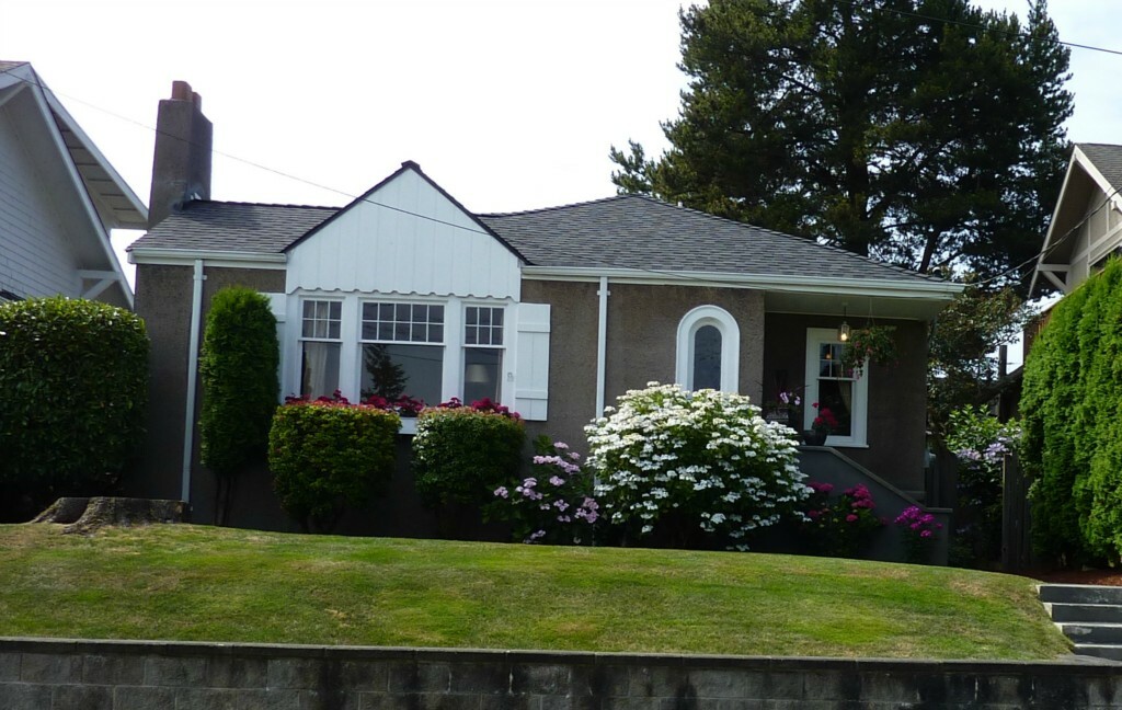 Property Photo:  3725 SW Grayson St  WA 98126 