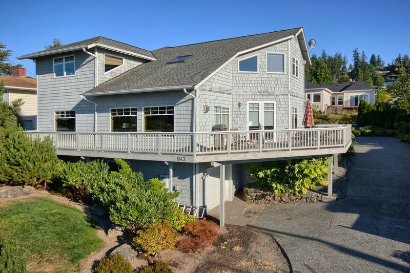 Property Photo:  943 2nd St  WA 98275 