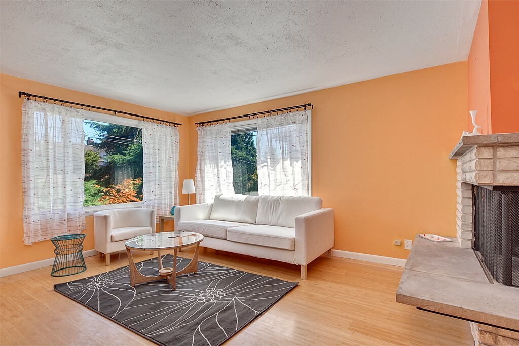 Property Photo:  4111 Palatine Ave N  WA 98103 