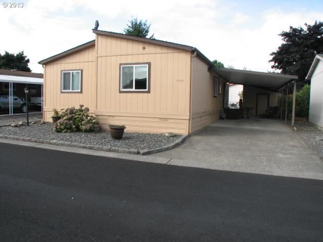 Property Photo: 5101 NE 121st Ave 8 WA 98682