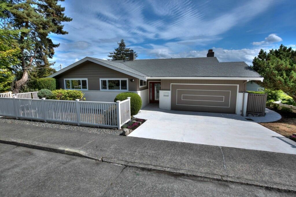 Property Photo:  5724 55th Ave S  WA 98118 