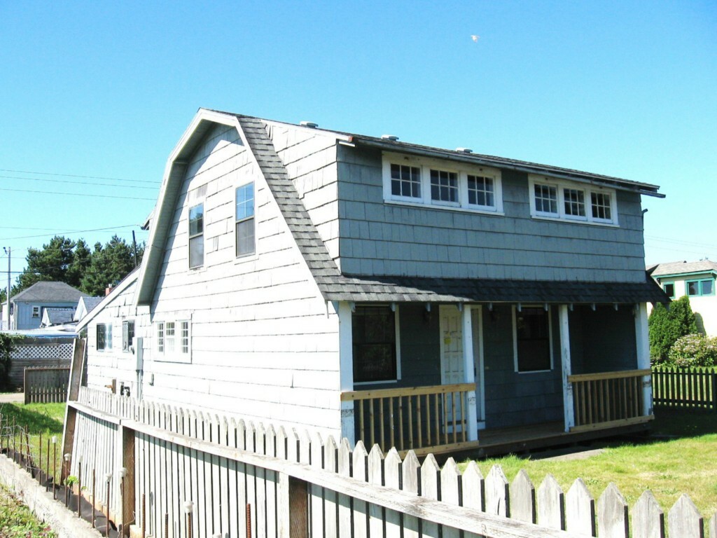 Property Photo:  405 Pacific Ave N  WA 98631 