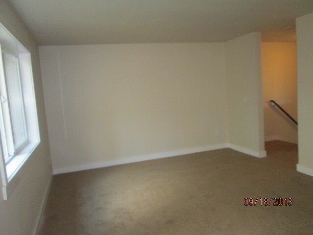 Property Photo:  15827 NE Leary Wy B213  WA 98052 