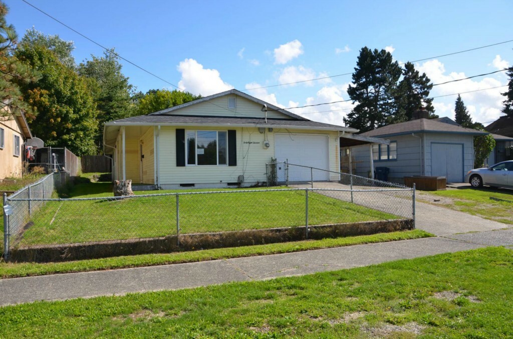 Property Photo:  4813 S L St  WA 98408 