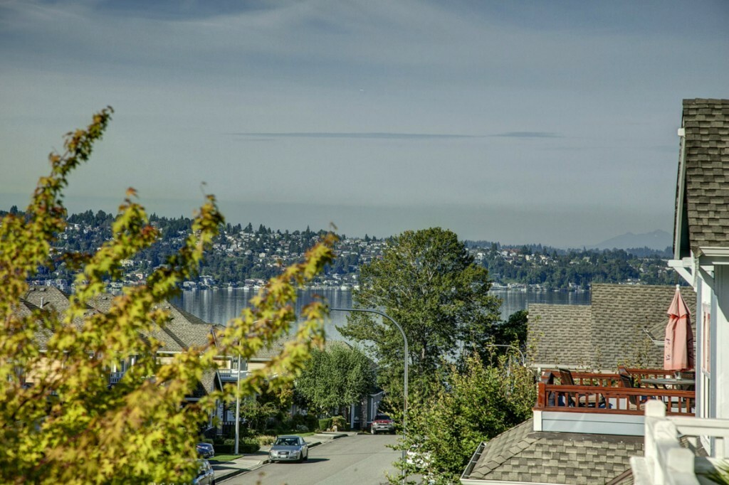 Property Photo: 1134 N 27th Place WA 98056