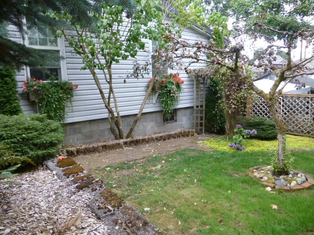 Property Photo: 3709 Friday Ave WA 98201