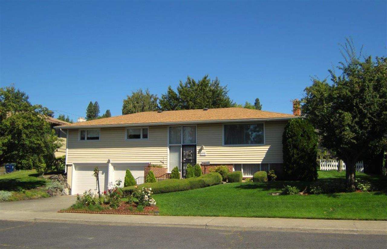 Property Photo: 2508 W Dell Dr WA 99208