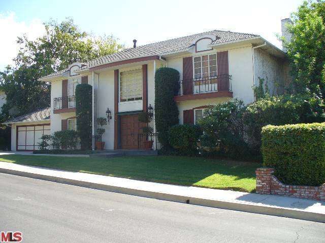Property Photo:  5240 Los Adornos Way  CA 90027 
