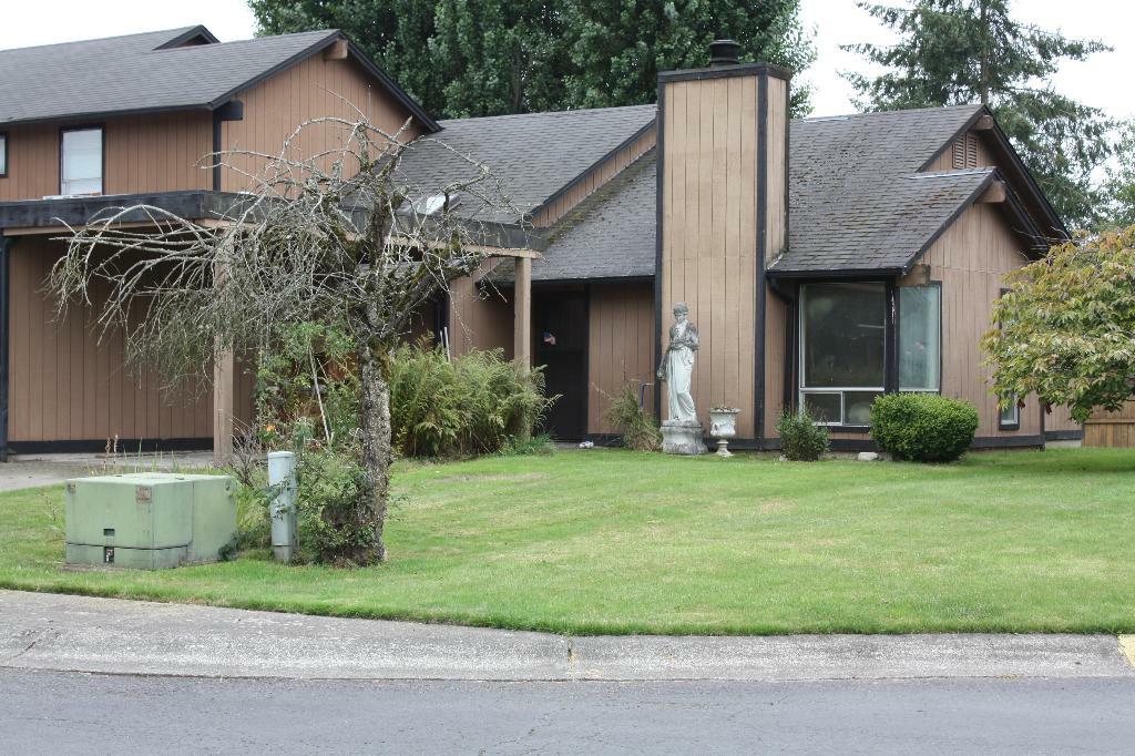 Property Photo: 3105 K St NE WA 98002