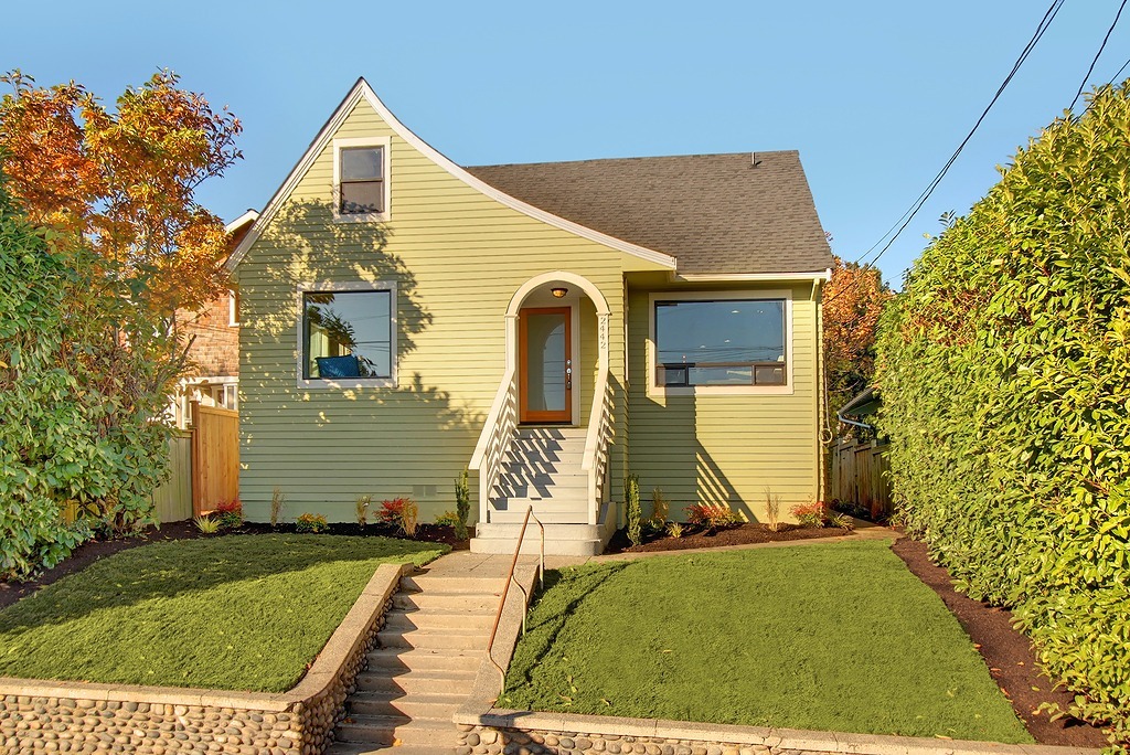 Property Photo: 2442 S Irving St WA 98144