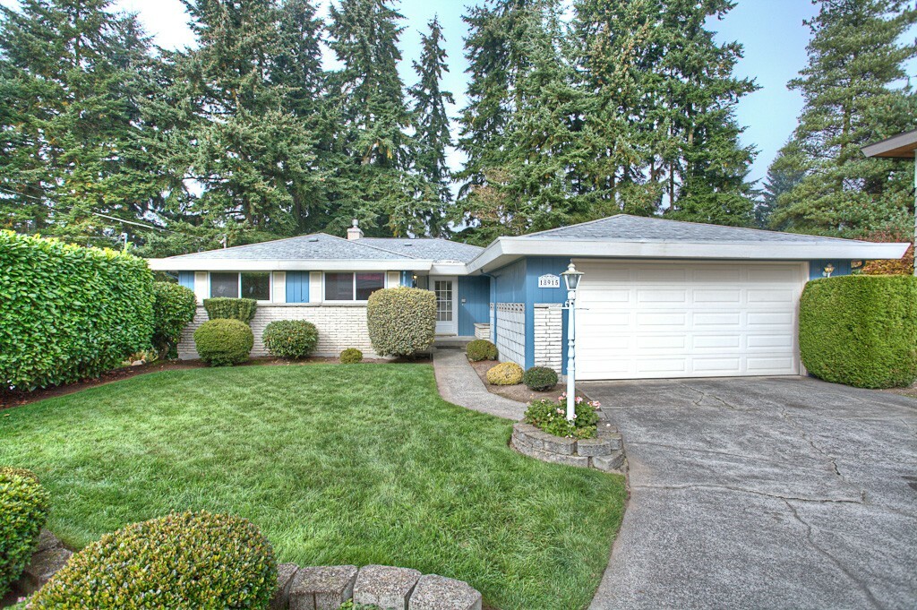 Property Photo:  18915 11th Ave NE  WA 98155 