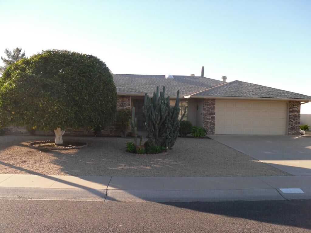 Property Photo: 9601 W Greenway Road AZ 85351