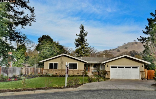 Property Photo:  20 Sandra Ct  CA 94507-2447 