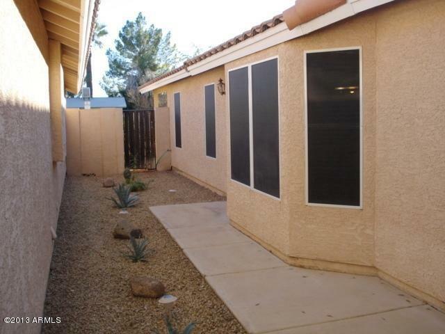 Property Photo: 7943 W Laurel Lane AZ 85345