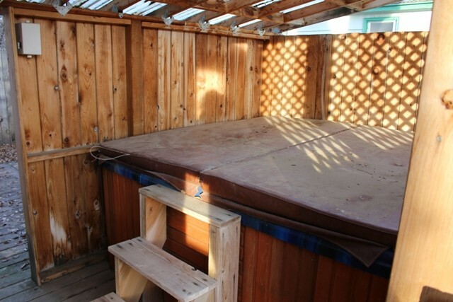 Property Photo: 311 E Pine St WA 98855