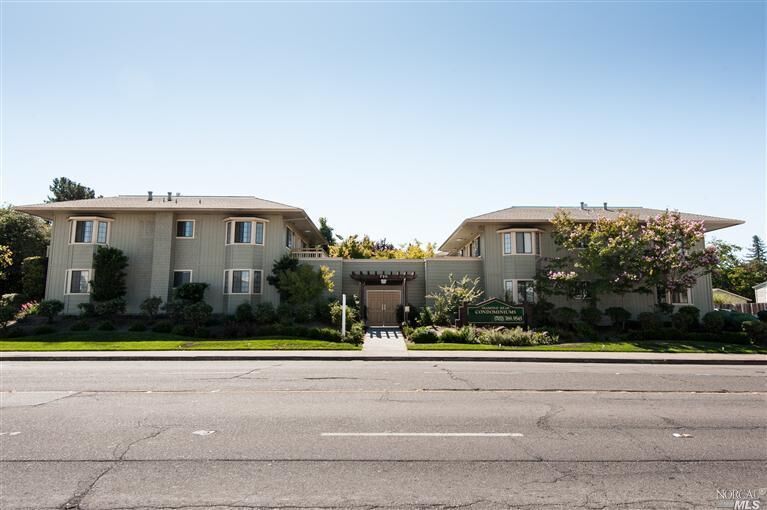 Property Photo: 720 Petaluma Boulevard 15 CA 94952