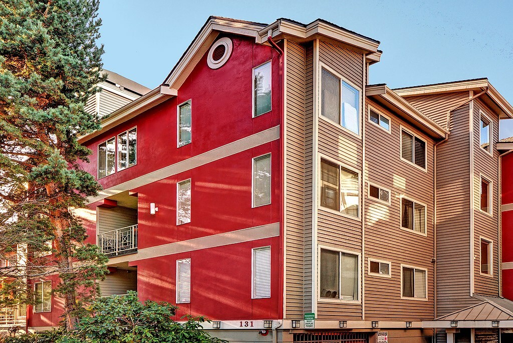 Property Photo:  131 Bellevue Ave 305  WA 98102 