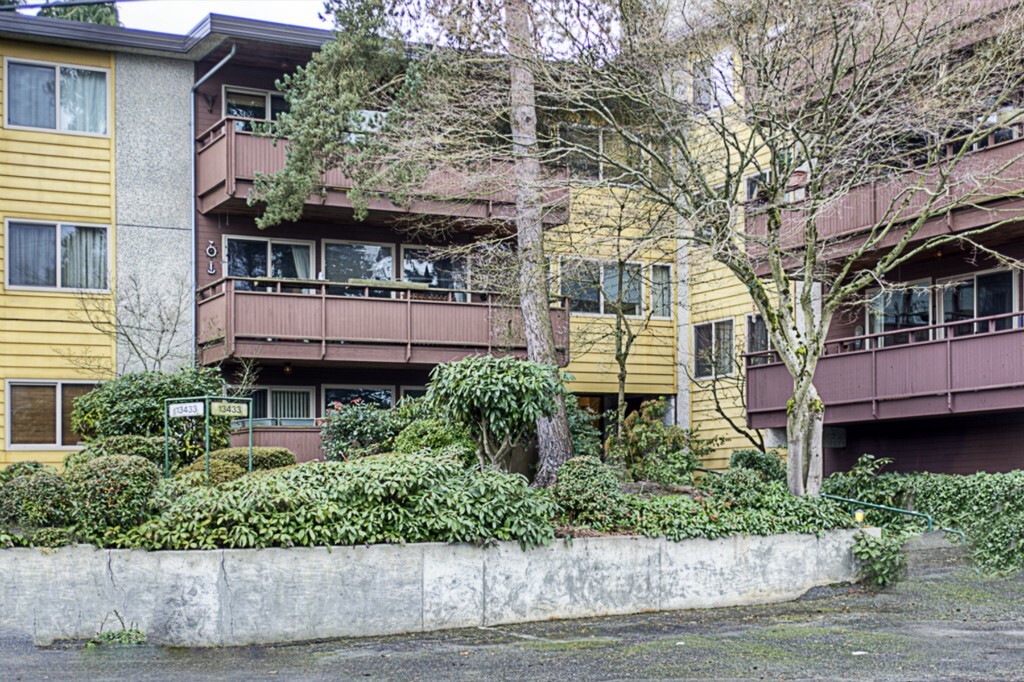 Property Photo: 13433 Roosevelt Wy N 301 WA 98133