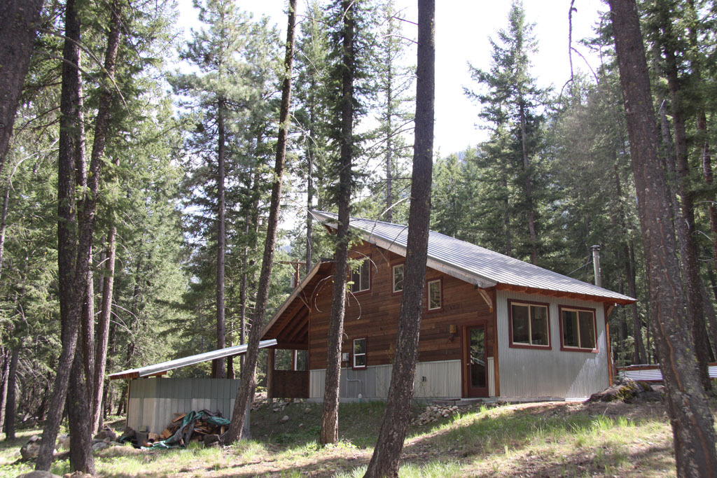 Property Photo:  11 Doe Rd  WA 98833 