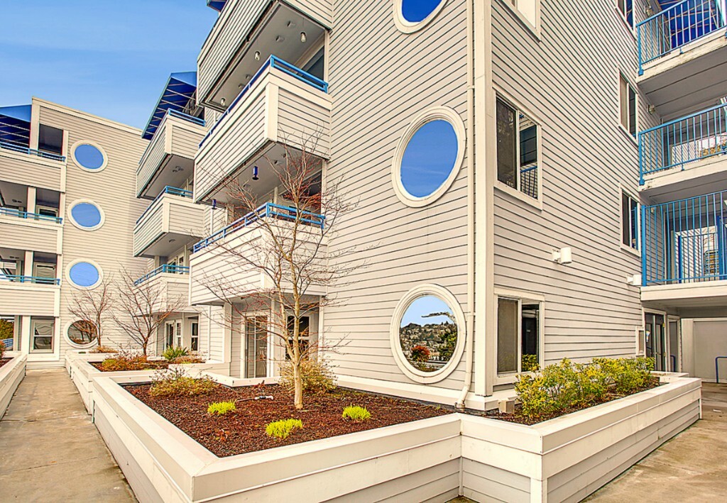 Property Photo: 2244 13th Ave W 308 WA 98119