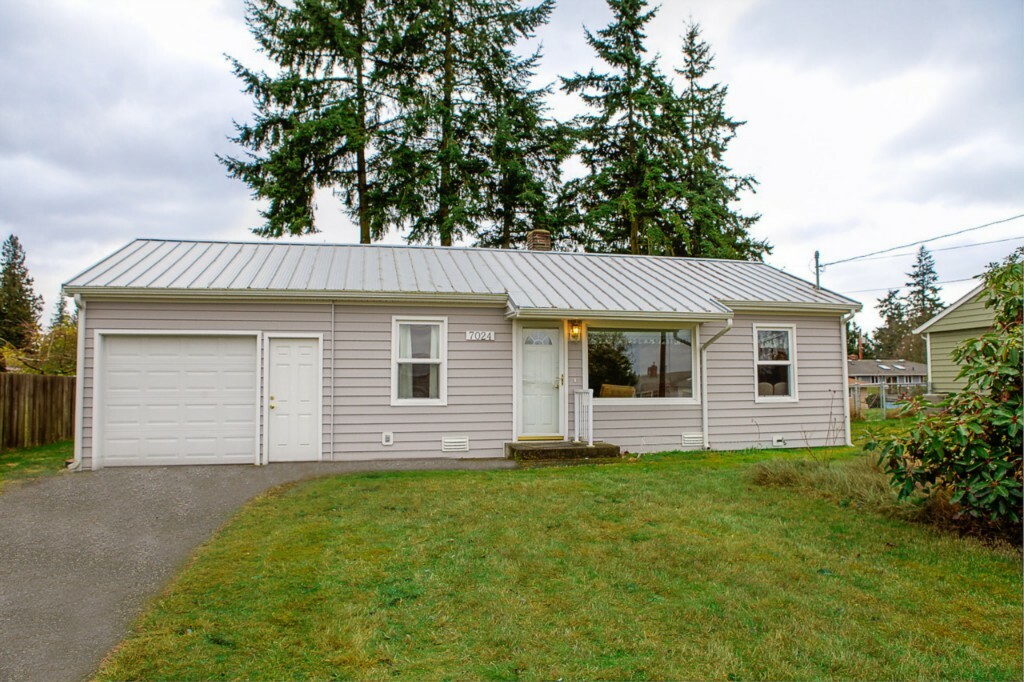 Property Photo:  7024 188th Place SW  WA 98036 