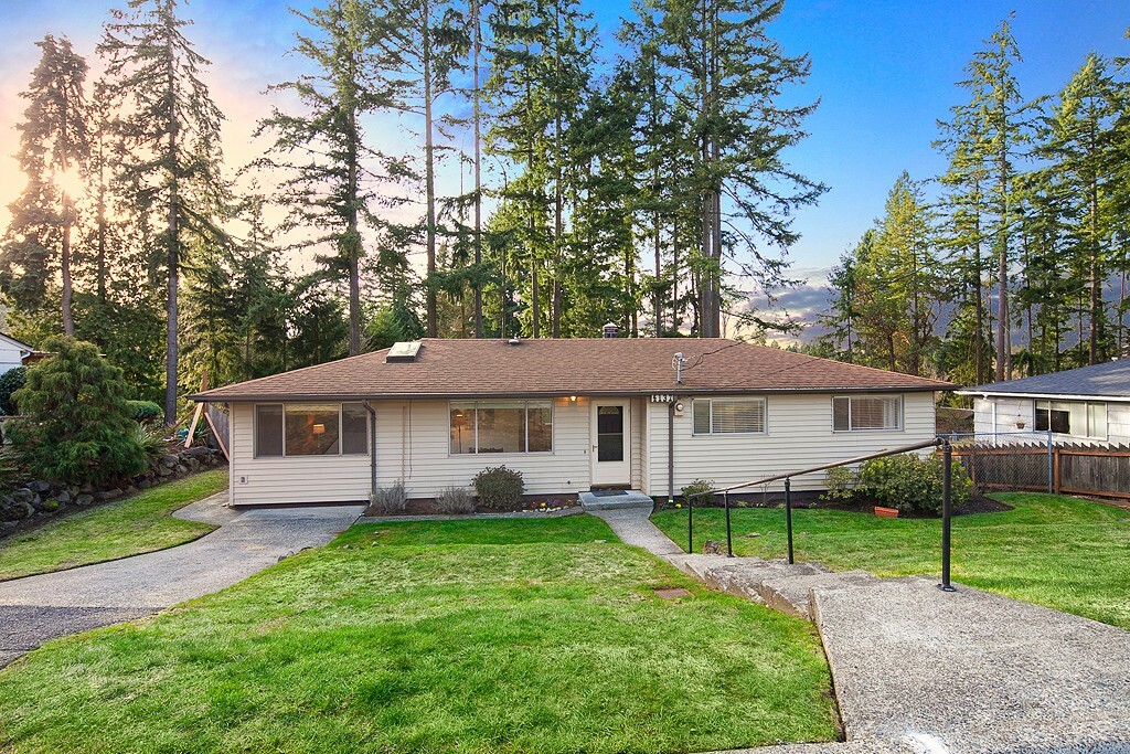 Property Photo:  4137 151 Avenue SE  WA 98006 