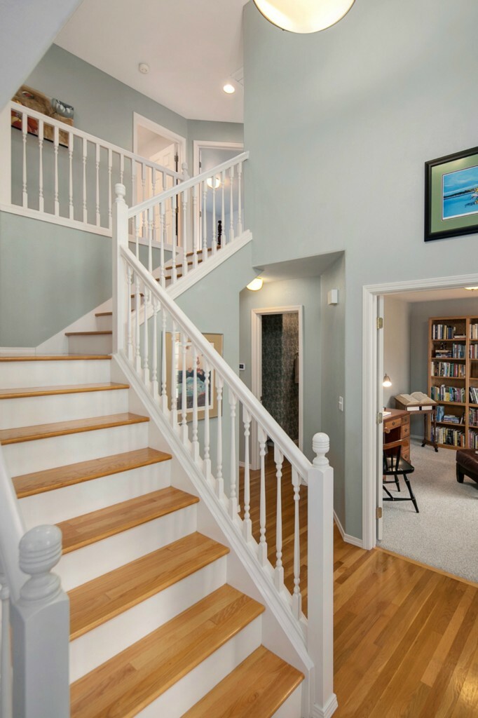 Property Photo: 2418 Kennewick Avenue NE WA 98056