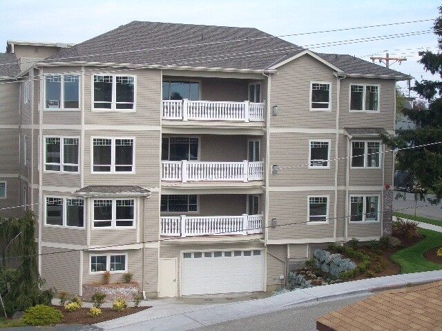 Property Photo:  2030 Grand Avenue 6  WA 98201 