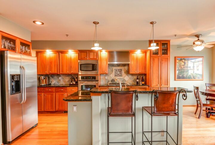 Property Photo:  10140 NE 63rd Street 18  WA 98033 