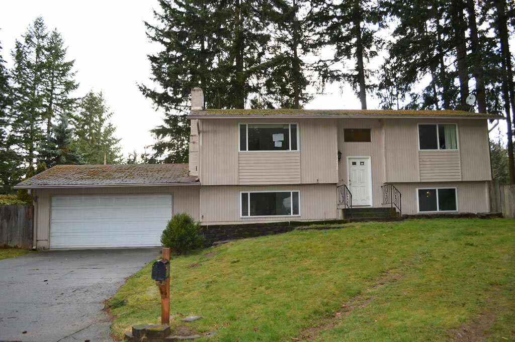 Property Photo:  12610 214th Avenue Ct E  WA 98391 