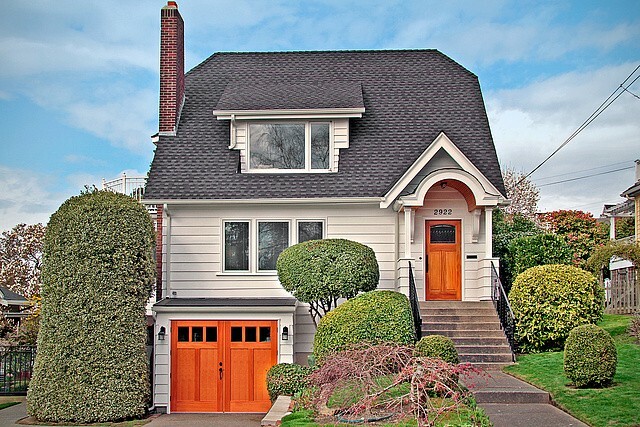 Property Photo:  2922 W Lynn St  WA 98199 