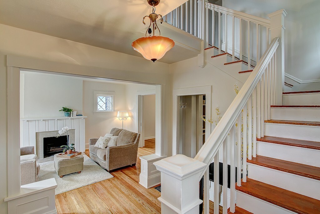 Property Photo: 431 18th Ave E WA 98112