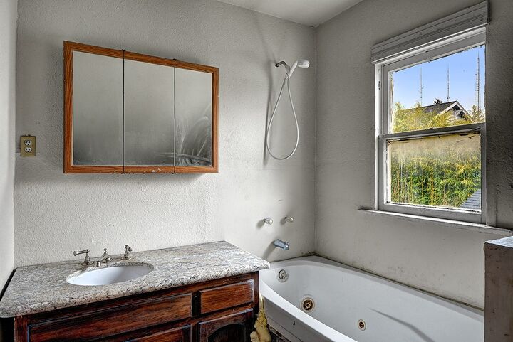 Property Photo:  2110 E Marion Street  WA 98122 