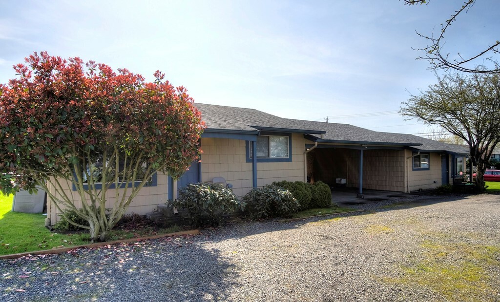 Property Photo: 2234 Woburn St WA 98229