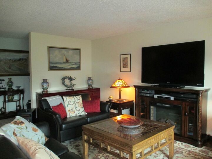 Property Photo:  425 45th St 305  WA 98203 