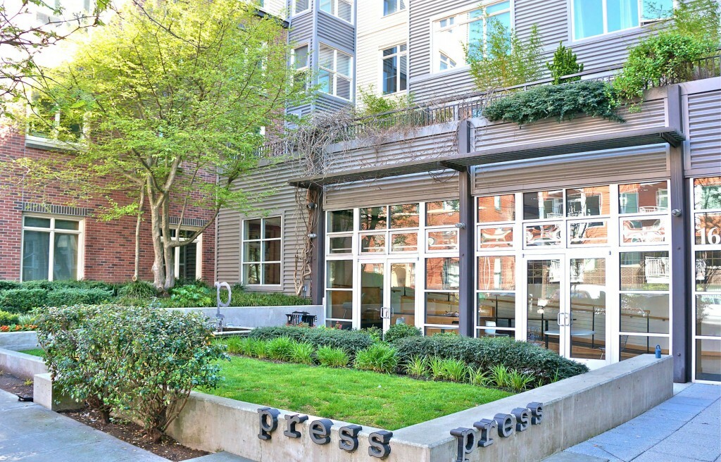 Property Photo: 1620 Belmont Ave 123 WA 98122