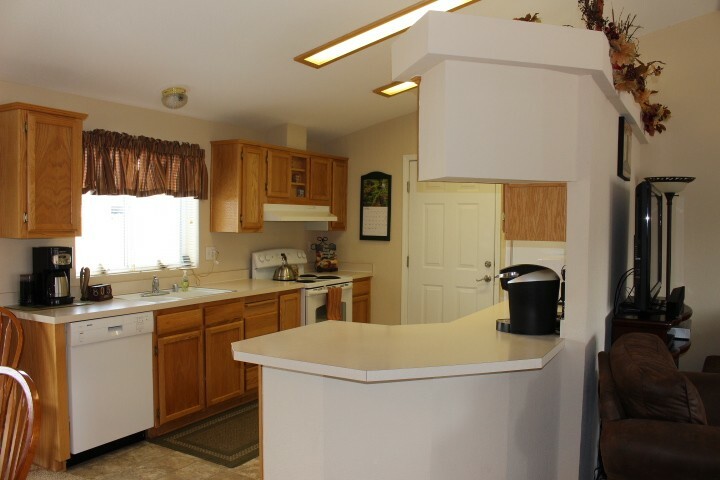 Property Photo: 525 NE Monterey Dr WA 98802
