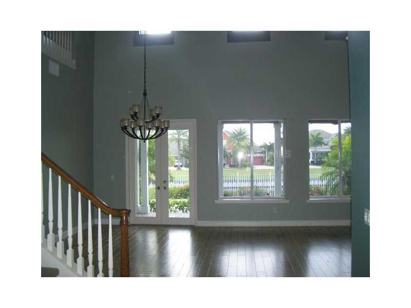 Property Photo:  5618 Seagrass Place  FL 33572 