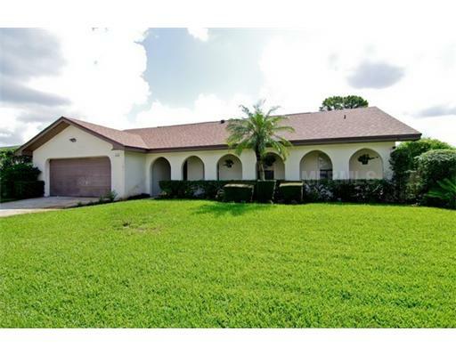 Property Photo:  209 Doverwood Road  FL 32730 