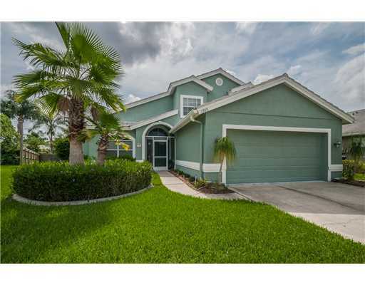 Property Photo:  1303 Country Trails Drive  FL 34695 