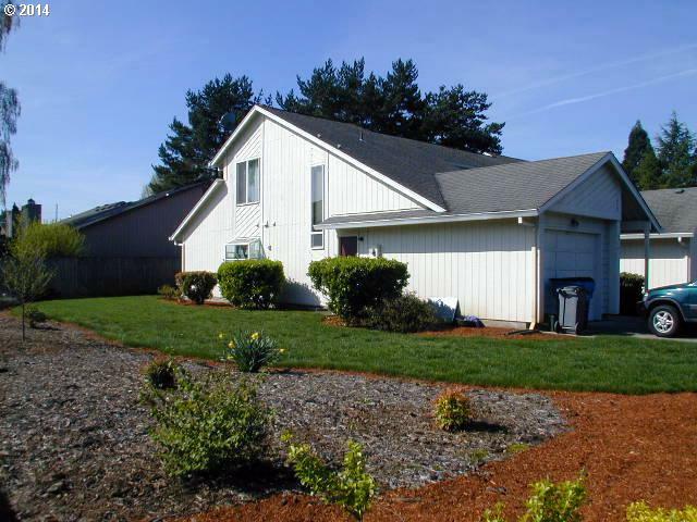Property Photo: 711 SE Olympia Dr WA 98683