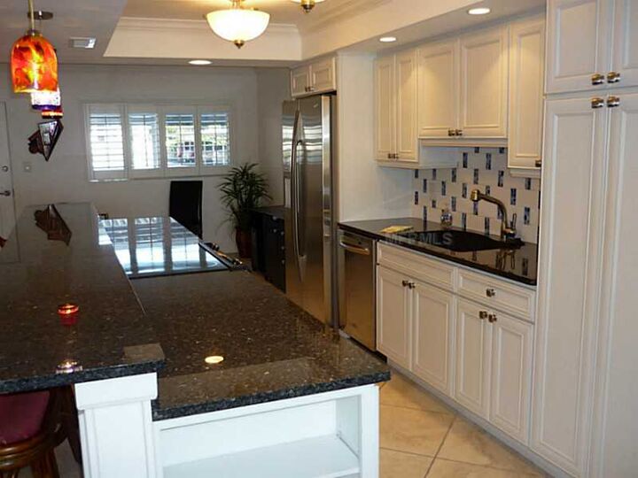 Property Photo:  555 The Esplanade N 102  FL 34285 