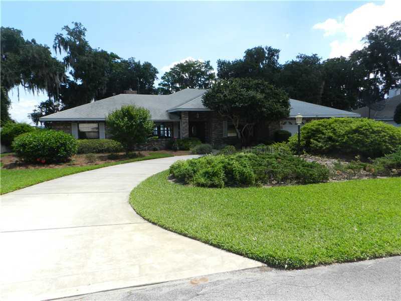 Property Photo:  26512 Savage Circle  FL 34737 