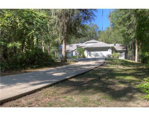 Property Photo:  16413 Iola Woods Trail  FL 33523 