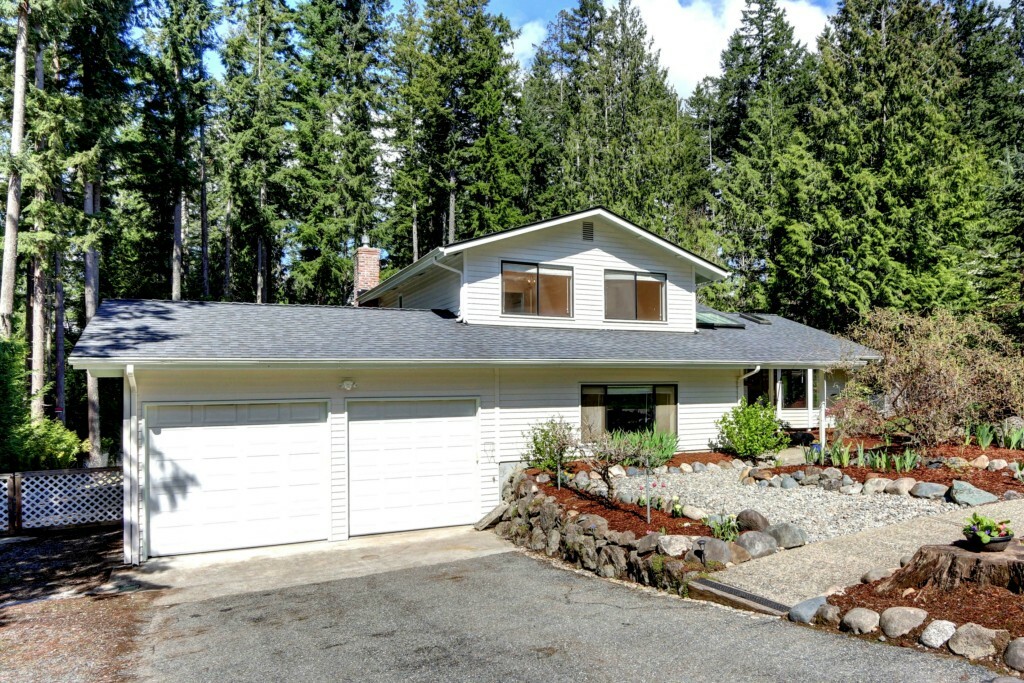 Property Photo:  21600 SE 16 Place  WA 98075 