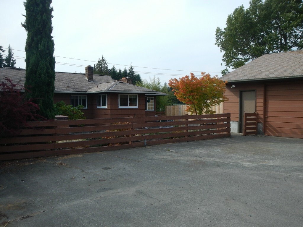 Property Photo:  116 National Ave S  WA 98312 